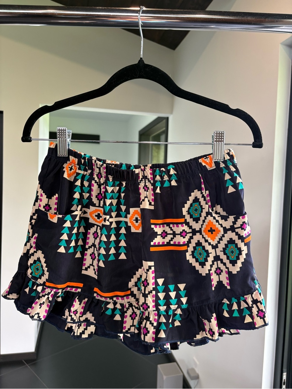 Printed Ruffle Hem Women's Shorts - Black Multi